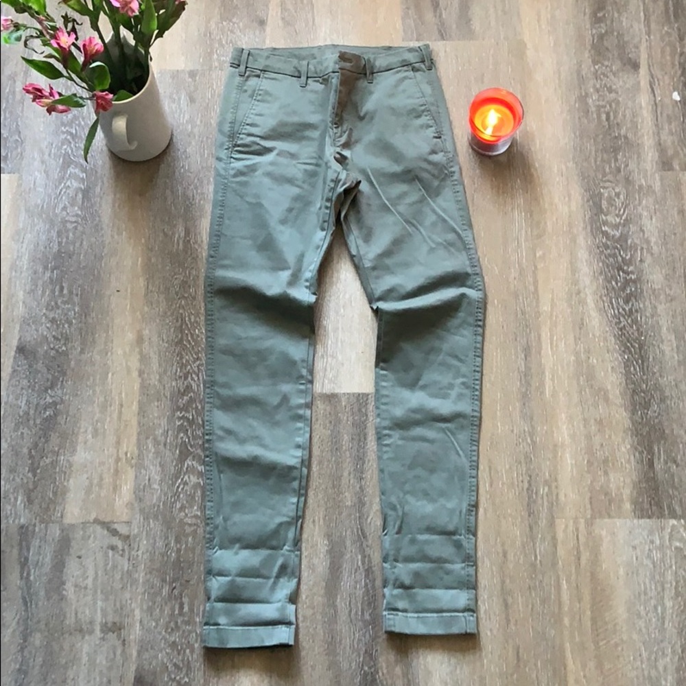 Uniqlo chino pants, olive green size 29x34